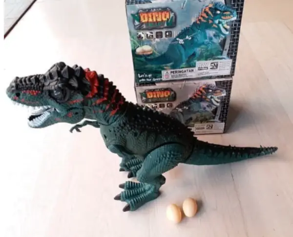 mainan dinosaurus yang bertelur bisa berjalan